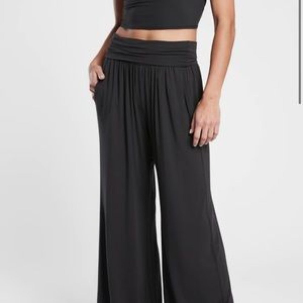 Athleta Studio Wide Leg Pant in Black